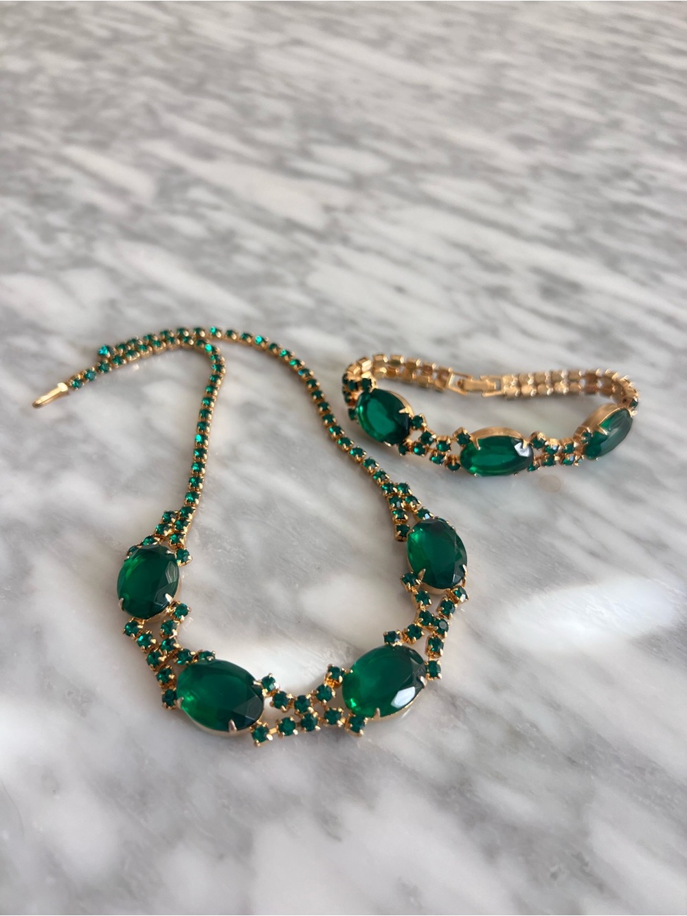 Vintage Emerald Green Glass Necklace and Bracelet Set